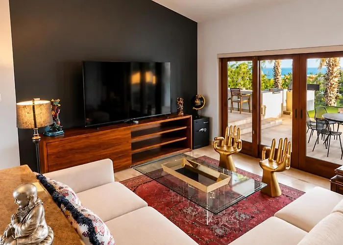 Villa Casa Reyes, Casa Reyes Family Oasis, Heated-pool & Amazing Views *