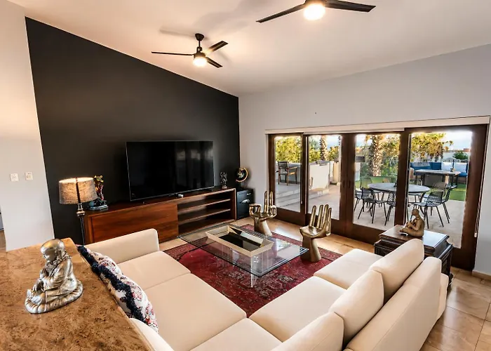 Villa Casa Reyes, Casa Reyes Family Oasis, Heated-pool & Amazing Views Cabo San Lucas