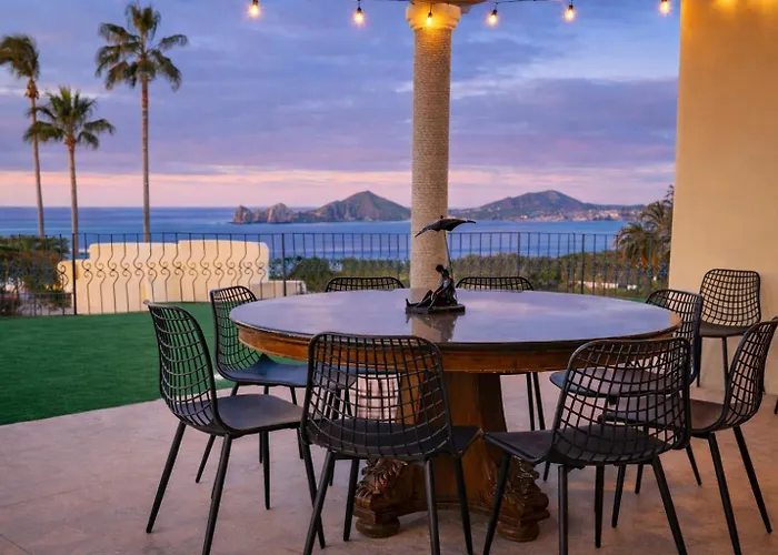 Casa Reyes, Casa Reyes Family Oasis, Heated-pool & Amazing Views Villa